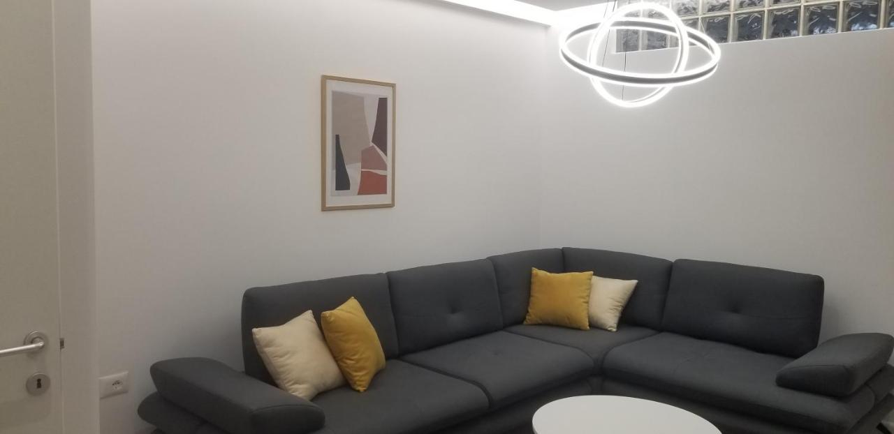 White Apartment Tirana Exterior foto